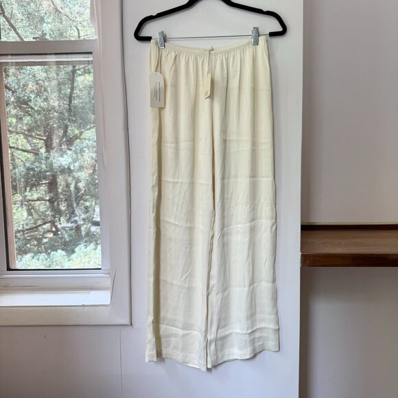 NWT DONNI Satiny Simple Pants Wide Leg in Creme - Picture 3 of 11